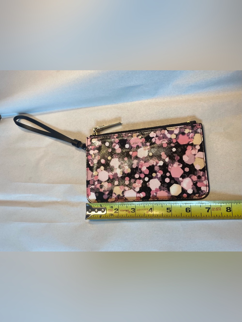 Kate Spade Grant Lane Slim Bee Wristlet
Wallet Pink Confetti